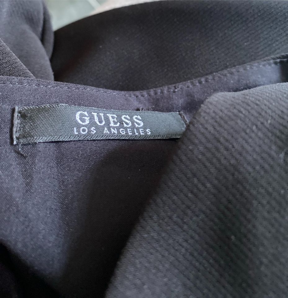 schlichtes schwarzes Kleid von Guess XS, in Taille  transparent in Anröchte