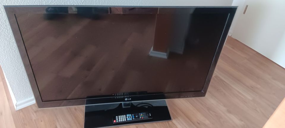 LG 42" Full HD 42LV4500 42" LED TV - voll funktionsfähig in Rippien