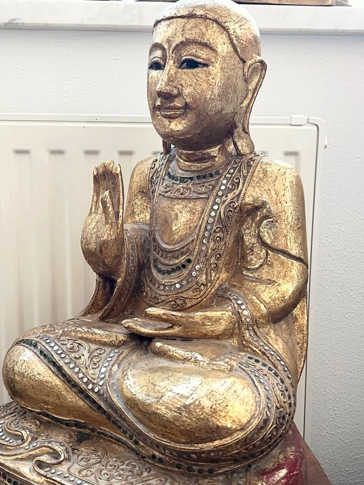 Wunderschöner Holzbuddha mit Blattgold aus Thailand. 46cm in Neufahrn