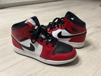 Air Jordan 1 mid- rot schwarz weiß mit Originalkarton Hessen - Hünfeld Vorschau