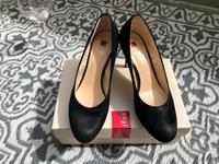 HÖGL Pumps Absatzschuhe Samt Leder Größe 39 schwarz Pankow - Prenzlauer Berg Vorschau