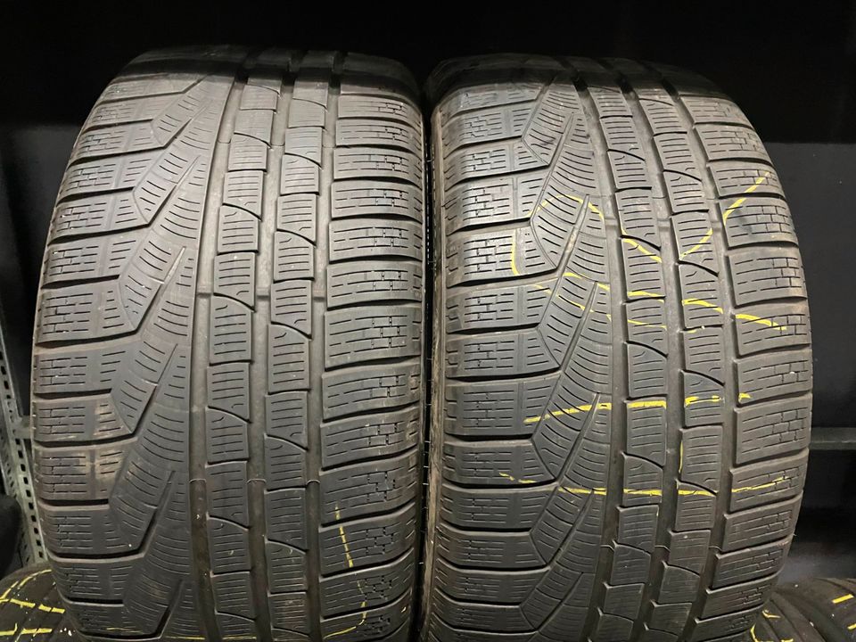 2 Winterreifen 255 35 R19 96V Pirelli DOT 2322 Montage Versand in Euskirchen