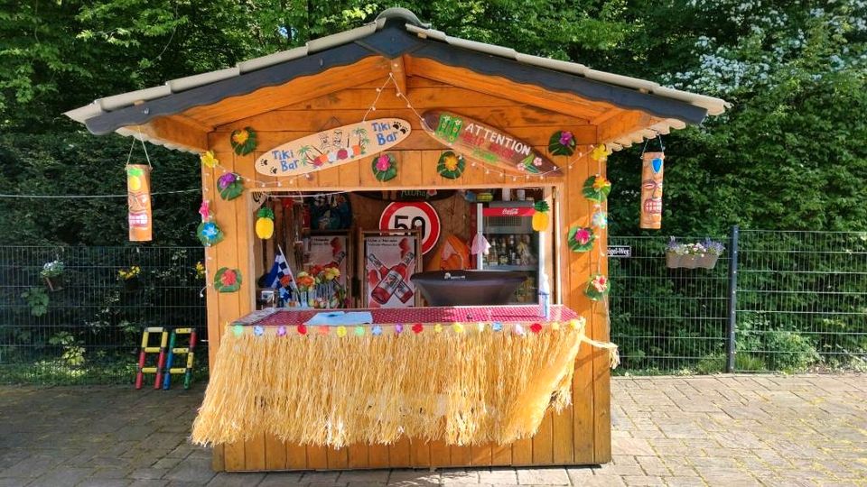 Erdbeerverkaufsstand Verkaufsstand Verkaufshütte Marktstand Weihnachtsmarktstand Weihnachtsmarkthütte Markthütte Imbiss  Kiosk  Wurstbude in Rödinghausen