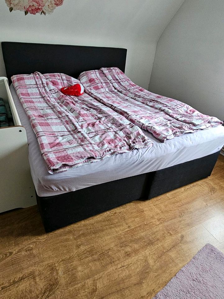 Komplettes Schlafzimmer in Langenhahn