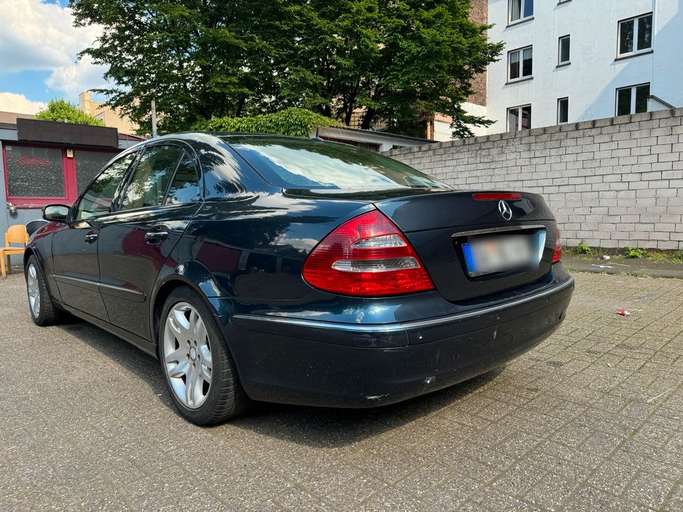 Mercedes E320 Cdi, Xenon Leder Voll Fahrbereit, TÜV in Duisburg