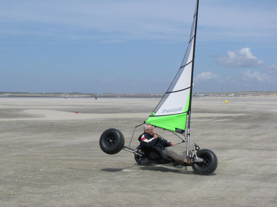 Strandsegler VIRUS mit 2 BloKart-Segeln+1 Kite(NP 2.750 o. Segel) in Stolberg (Rhld)