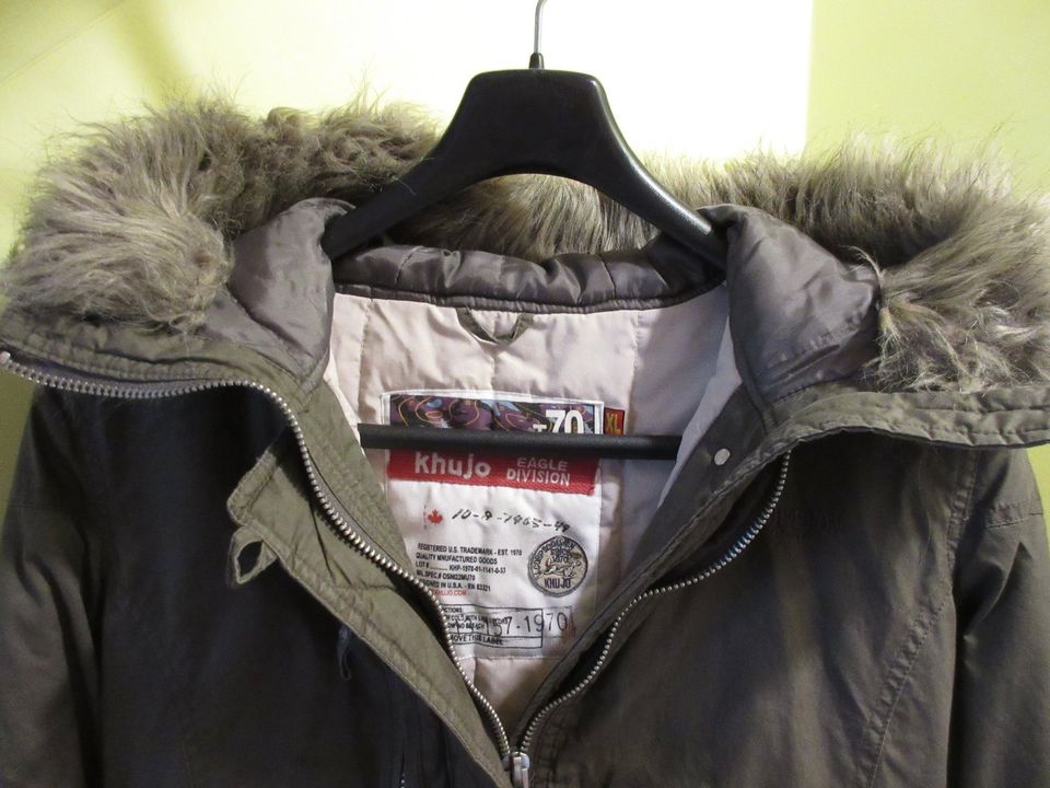 coole Damen Winterjacke XL khujo mit knöpfbarem Fellbesatz Jacke in Hoyerswerda