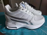 Damensneaker in weiss Niedersachsen - Bückeburg Vorschau
