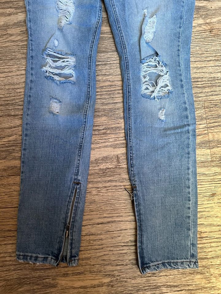 Jeans destroyed Jeans criminal damage 34 hellblau in Düsseldorf