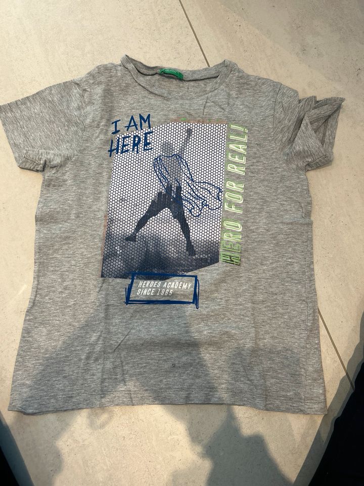 Kinder TShirt grau von Benetton in Michendorf