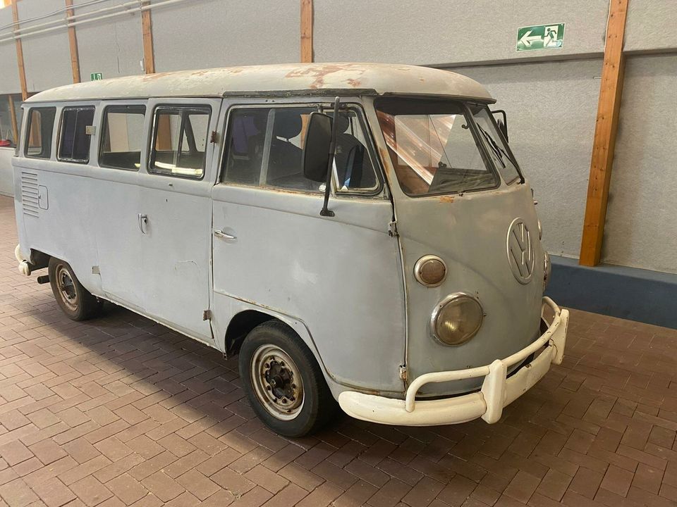 Volkswagen T1 Bus mit Scheiben Restaurierungsobjekt Verzollt in Sottrum