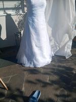 Brautkleide in weiß wie neu Größe  42 Bayern - Deggendorf Vorschau