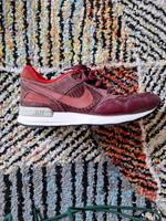 Nike Sportschuhe 37,5 sehr gut erhalten Berlin - Lichtenberg Vorschau
