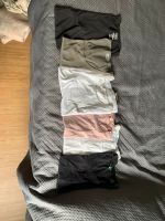 Verschieden T-Shirts in verschiedenen Farben Nordrhein-Westfalen - Jülich Vorschau