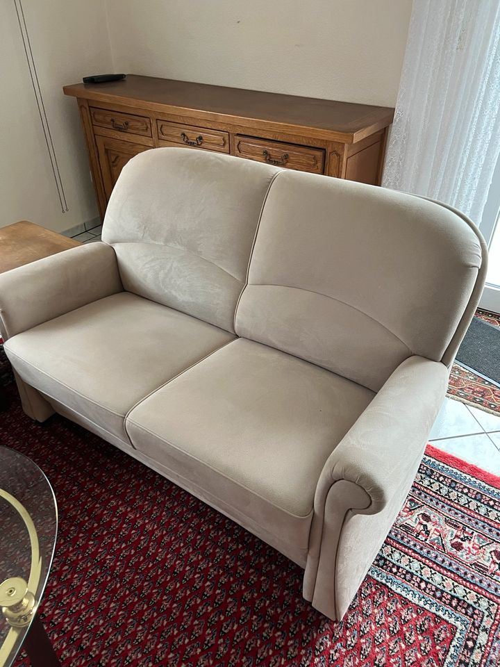 Couch Beige 1 jahr alt sofa in Altenbeken