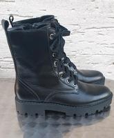 Neue Mango Stiefeletten Schnürstiefelletten Boots schwarz 40 Bielefeld - Joellenbeck Vorschau