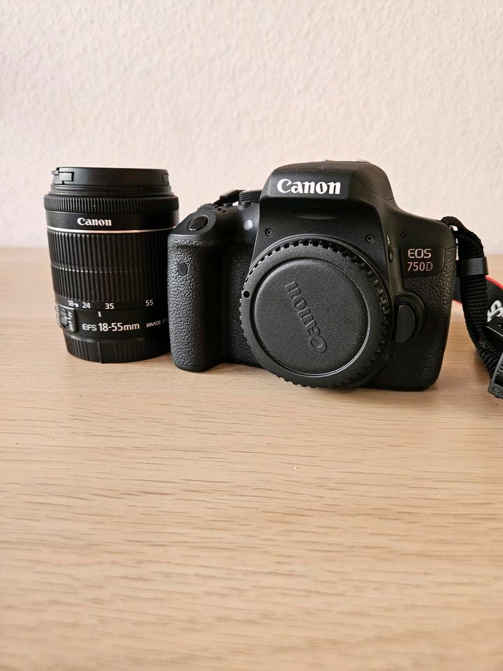 Spiegelreflexkamera Canon EOS 750 D in Ganderkesee