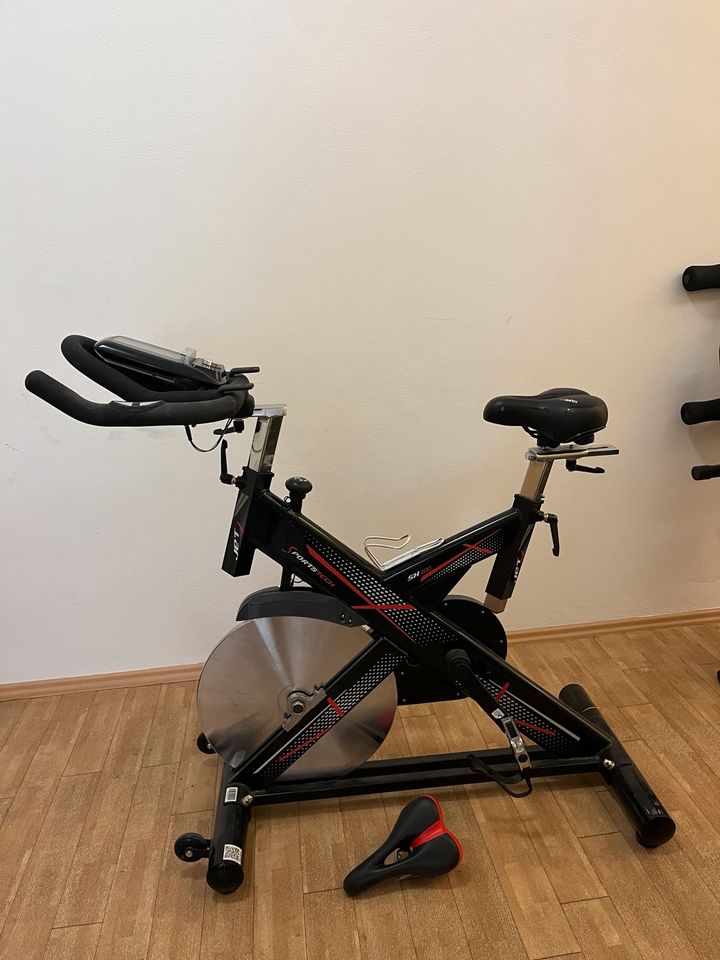 Heimtrainer Indoor Cycle Sportstech SH400 + angenehmen sitz in Amberg