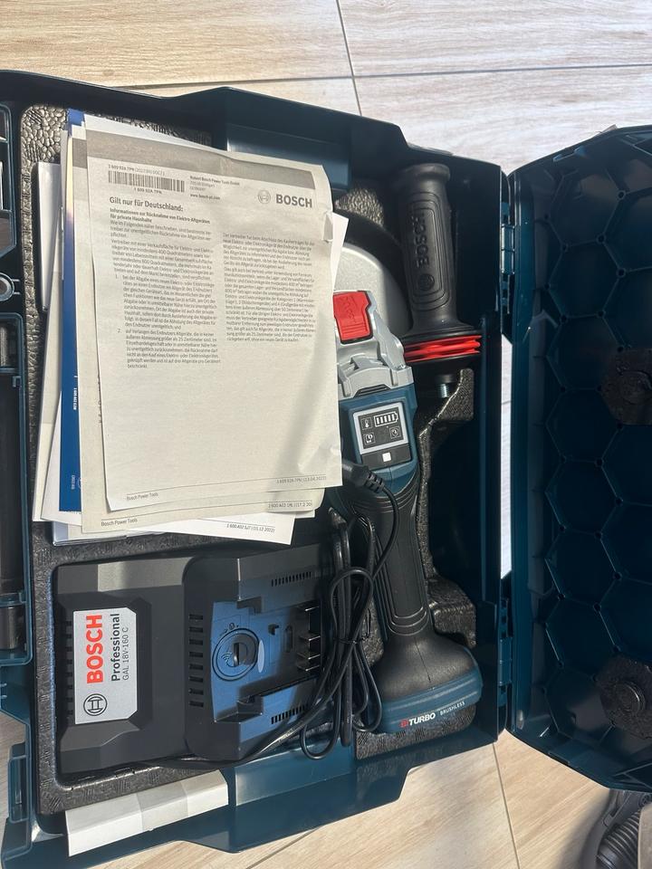 Bosch Professional BITURBO Akku-Winkelschleifer GWX 18V-15 SC in Konstanz