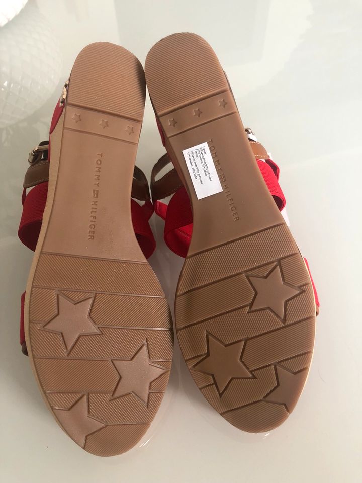 Neue „Tommy Hilfiger“ Keilabsatz Schuhe Gr.39 in Erzhausen