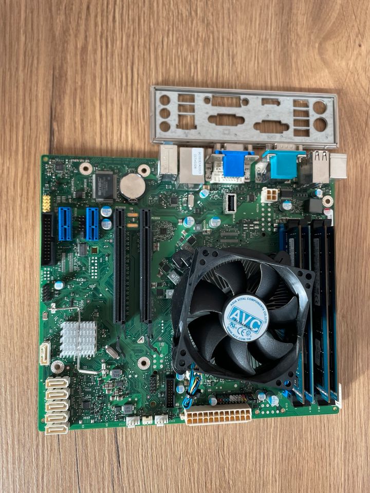 Intel Core I7-4770 inkl. Fujitsu Mainboard und 32GB RAM in Lippstadt