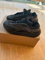 Yeezy 700 v3 44/us10 Bayern - Johannesberg Vorschau