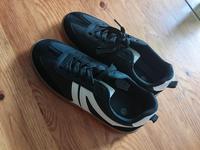 Sneaker 41 Schwarz Weiß Samtdetails Neu Hessen - Laubach Vorschau