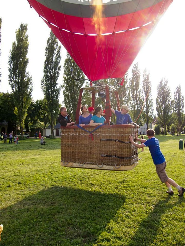 Nördlingen Ballonfahrt in ihrem Wohnort (Nördlinger Ries) in Nördlingen
