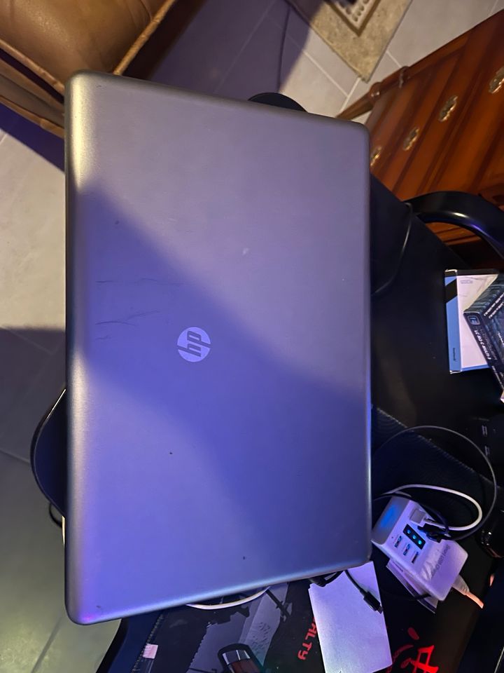 Laptop Hp 15.6“ in Worms