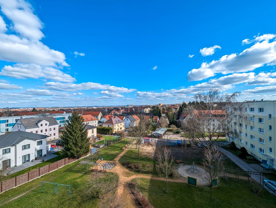 !!Neuer Eigentümer!!  Frisch Saniert / EBK / barrierefrei / Fahrstuhl / Südbalkon in Freiberg