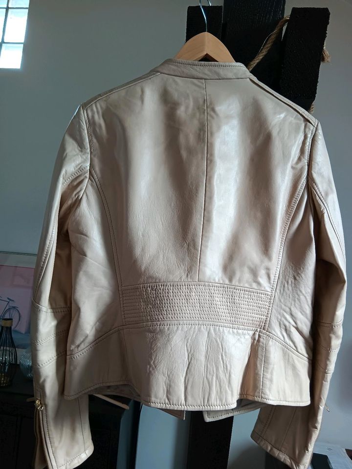 BOSS DAMENLEDERJACKE BEIGE GR.42 in Hamburg