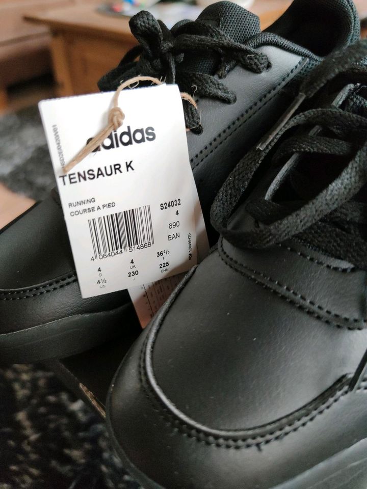 Adidas Turnschuhe gr. 36  schwarz neu mit Etikett in Niederzier