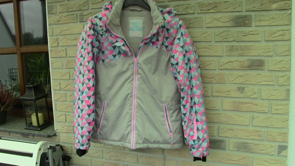 Mädchen Jacke Skijacke Gr. 164 Kaputzenjacke Snowboard wie Neu in Mönchengladbach