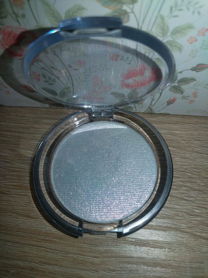 Notoriously Cosmetic Face Highlighter Make Up in Hamburg