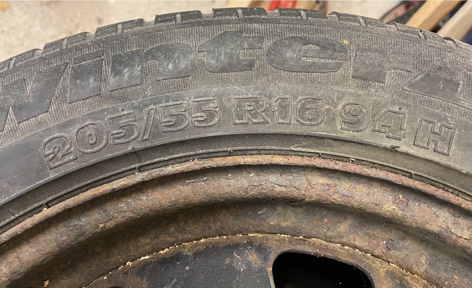 Gebrauchte Wintereifen 205/55 R16 94H Stahlfelgen in Ottenstein