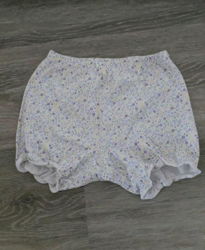 Süße Short mit Blümchen in Pastell-Tönen in Ketsch