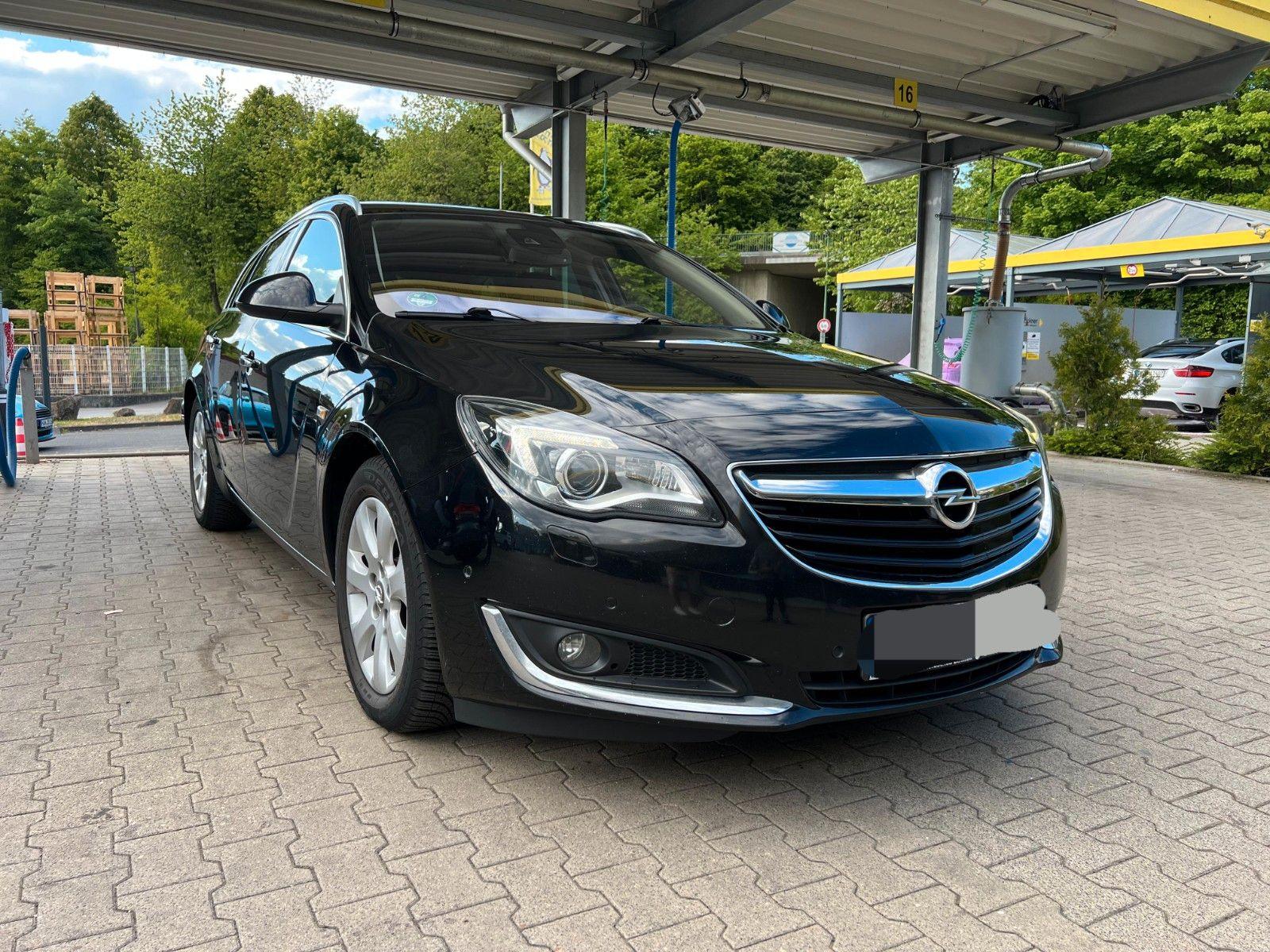 Abbildung des Autos Opel Insignia CT Country…