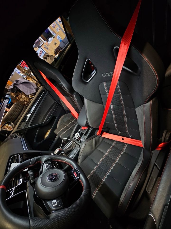 Golf 7 gti clubsport voll Dynaudio in Duisburg