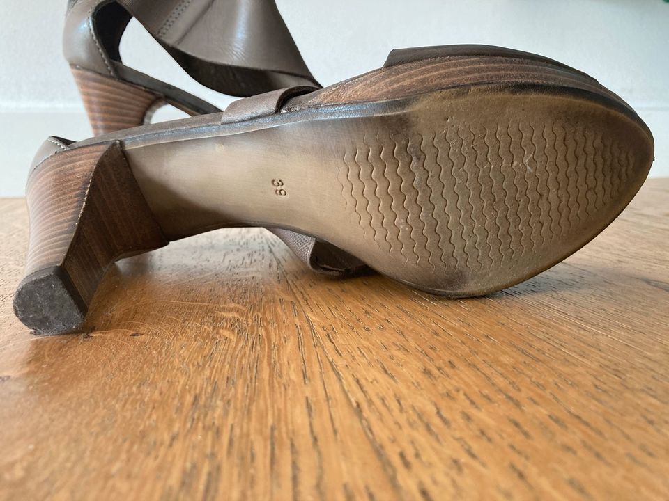 Mauro Giuli Sandalen Leder Gr. 39, taupe neu in Hannover