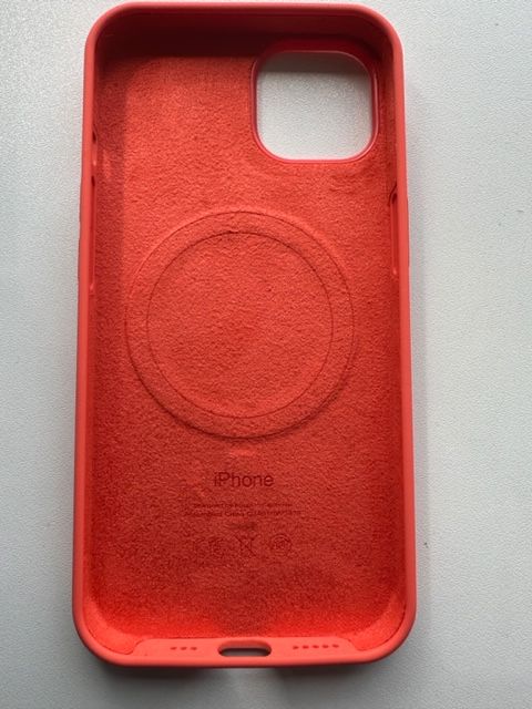 Apple Silikon-Case für iPhone13 in Nectarine, Fabrikneu! in Berlin