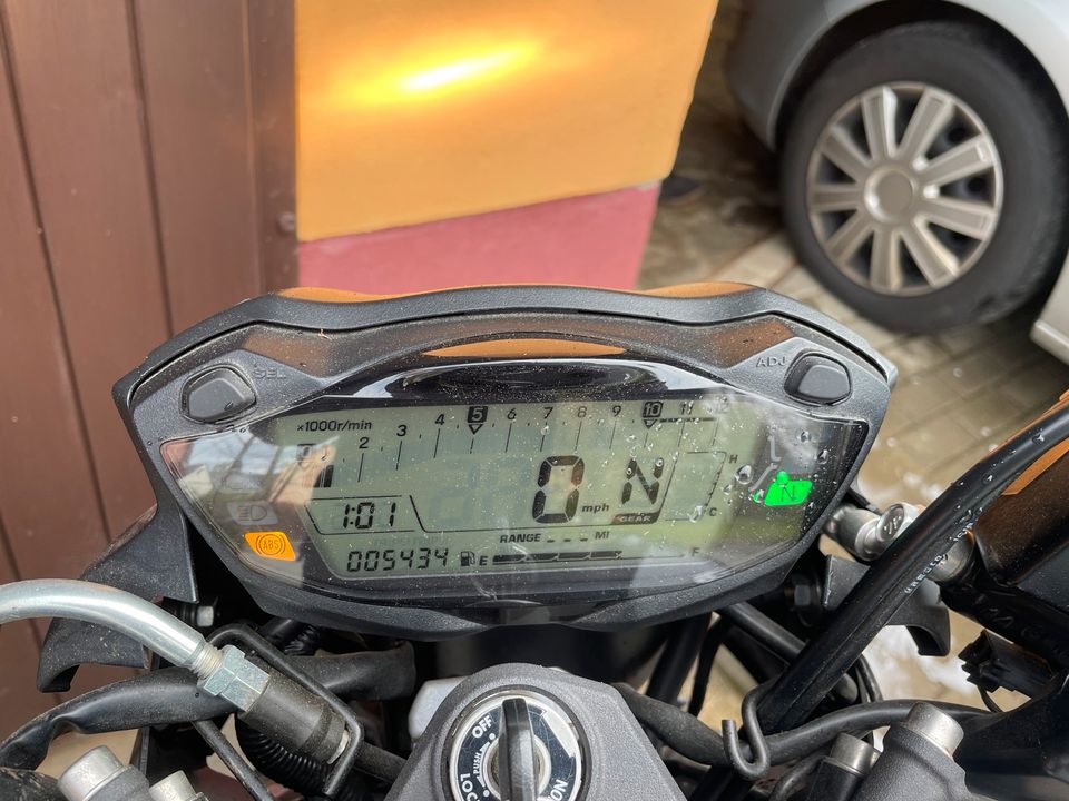 Suzuki SV 650 in Sehmatal-Sehma