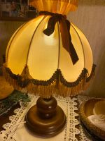 Elegante Lampe mit kunstvollem Schirm Nordrhein-Westfalen - Kirchlengern Vorschau