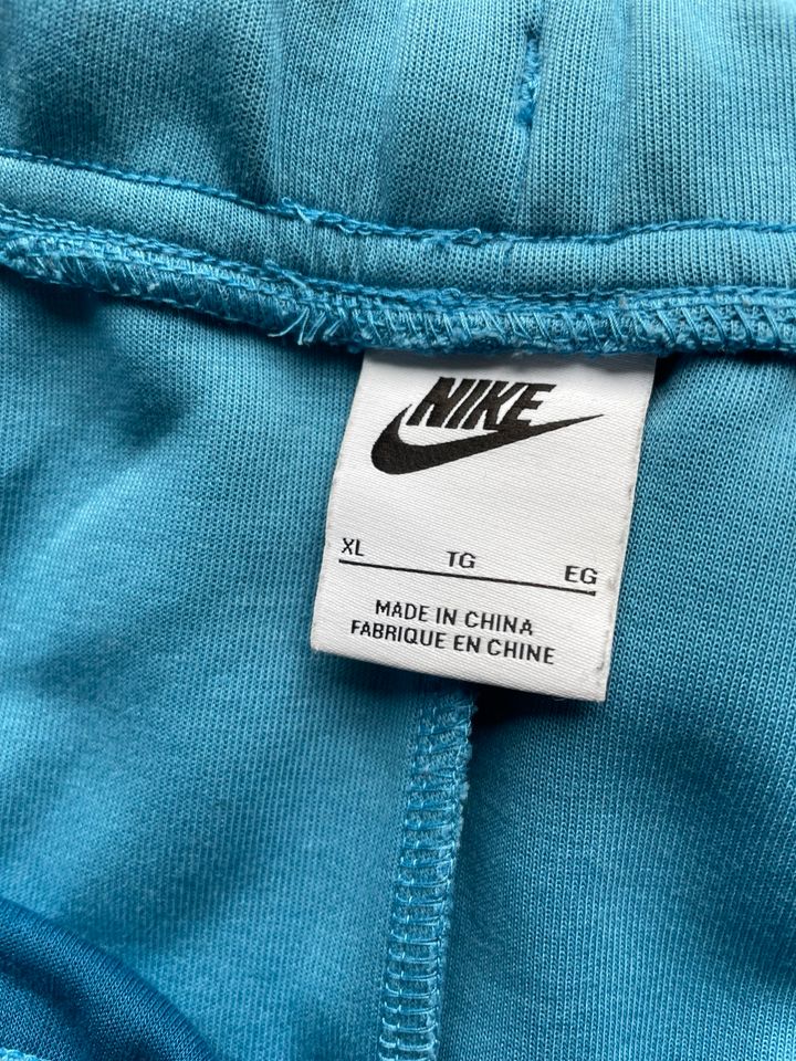 Neue Nike Tech Fleece Jogginghose in XL blau in Leverkusen