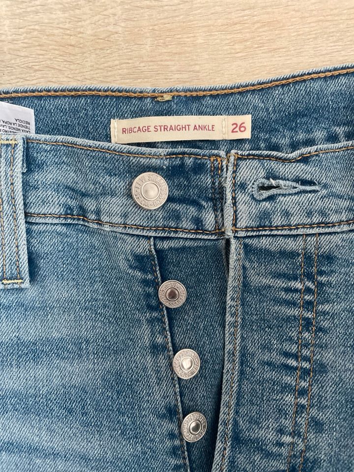 LEVIS high rise straight leg 26/28 in Rheine