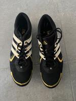Adidas Spikes, schwarz/gold, Größe 44 2/3 Hessen - Amöneburg Vorschau