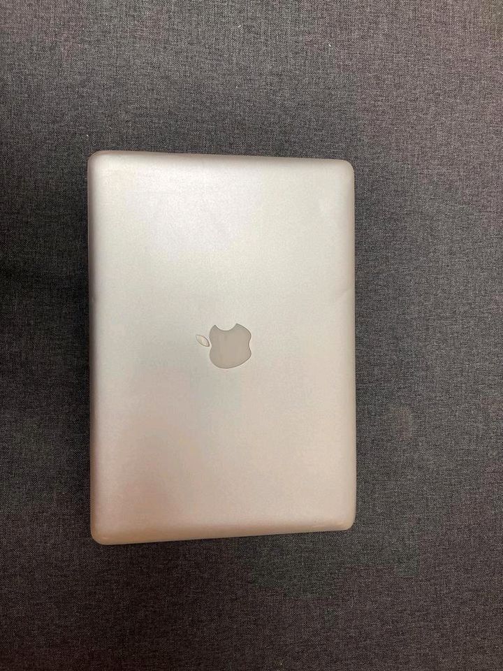 MacBook Pro 13, Intel core i5 2,4 GHZ 500GB SSD 4GB RAM in Waldshut-Tiengen