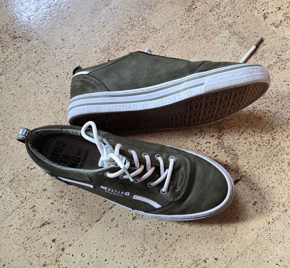 Mustang Sneaker Sportschuhe olive khaki Gr. 41 in Hessen - Geisenheim ...