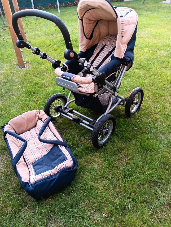 Kinderwagen komplett in Molbergen