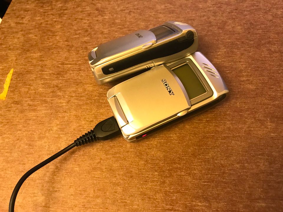 ** Sony Ericsson CMD-Z7 Handy GSM Jog-Dial Flip Vintage 2001 ** in Neuhausen ob Eck