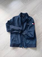 Übergangsjacke Tommy Hilfiger Windjacke Gr. M 8-10 Niedersachsen - Rotenburg (Wümme) Vorschau